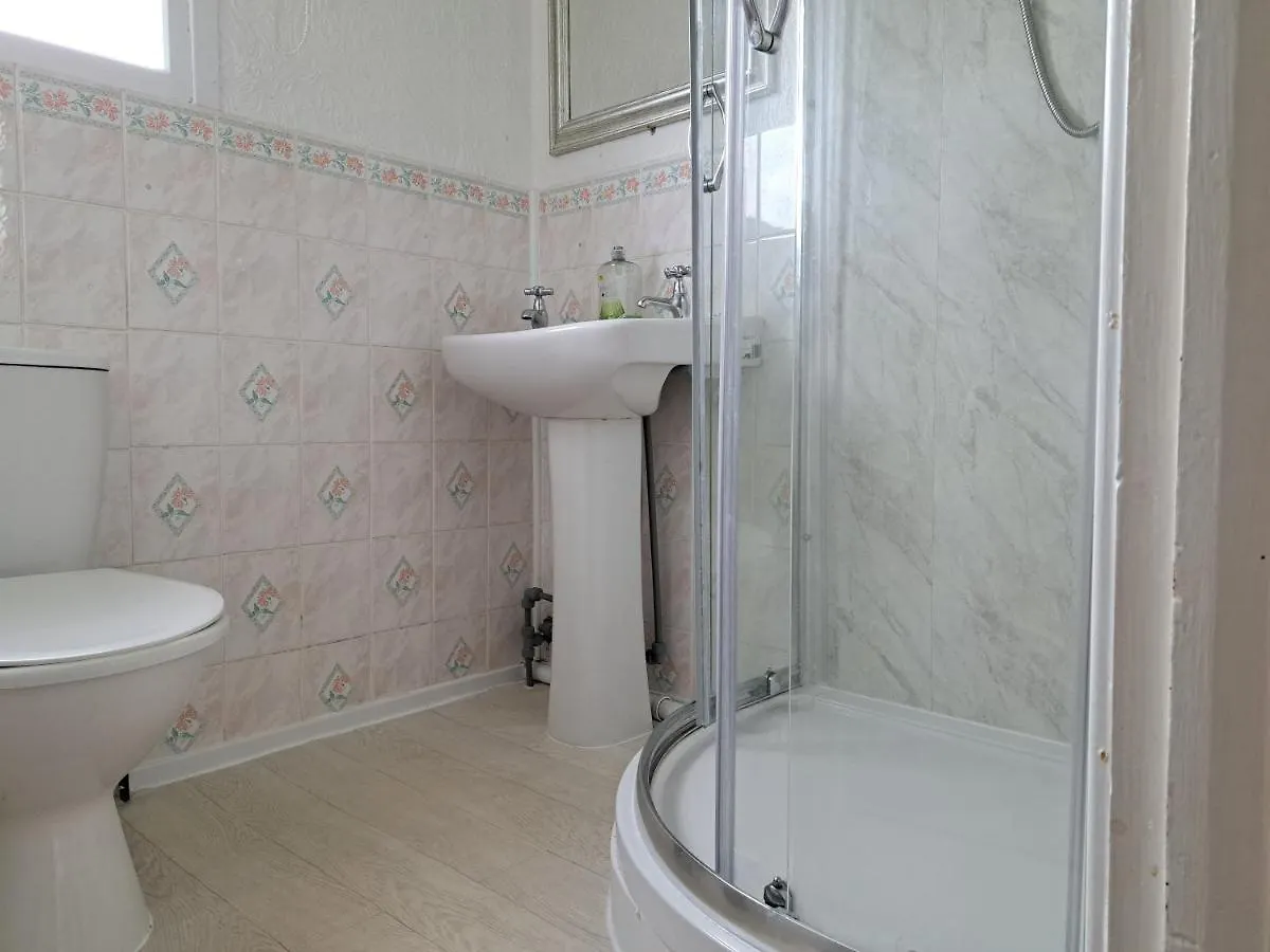 Homely 2-Bed Chalet In Bridlington - Free Wifi